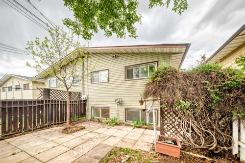 112 Albert Street Se, Airdrie, AB - Outdoor With Exterior