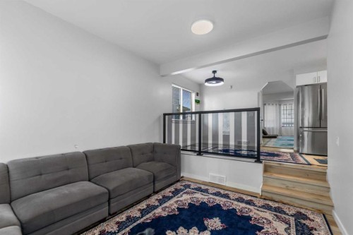 3806 Catalina Boulevard Ne, Calgary, AB - Indoor Photo Showing Living Room