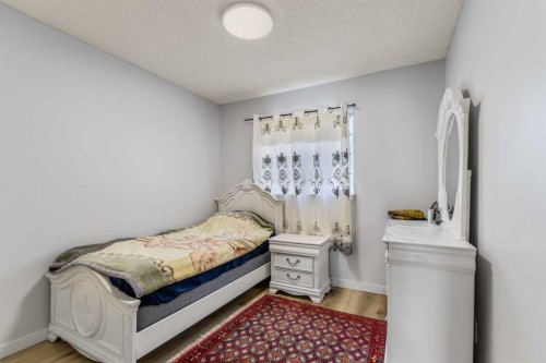 3806 Catalina Boulevard Ne, Calgary, AB - Indoor Photo Showing Bedroom