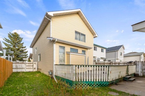 3806 Catalina Boulevard Ne, Calgary, AB - Outdoor With Exterior