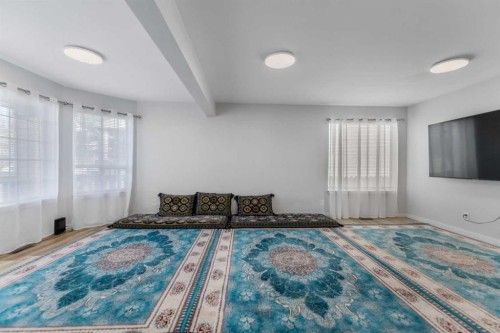 3806 Catalina Boulevard Ne, Calgary, AB - Indoor Photo Showing Other Room