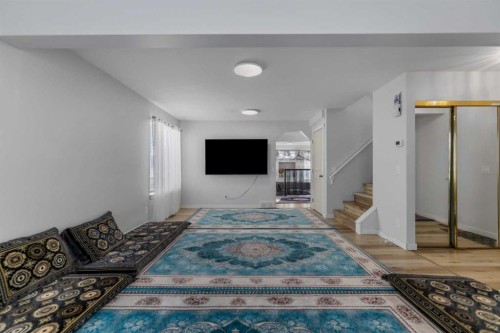 3806 Catalina Boulevard Ne, Calgary, AB - Indoor