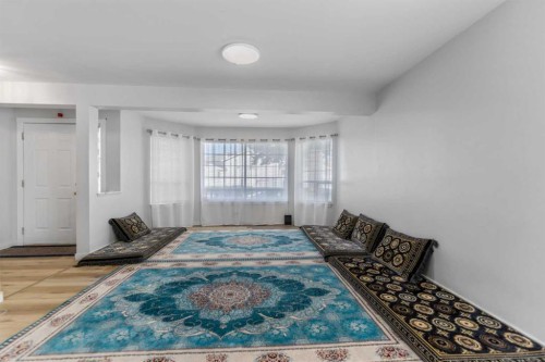 3806 Catalina Boulevard Ne, Calgary, AB - Indoor Photo Showing Other Room