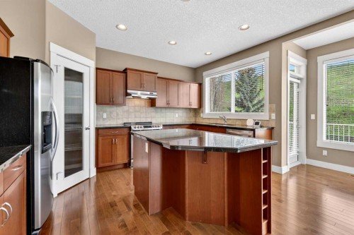 337 Discovery Ridge Boulevard Sw, Calgary, AB - Indoor Photo Showing Kitchen With Stainless Steel Kitchen