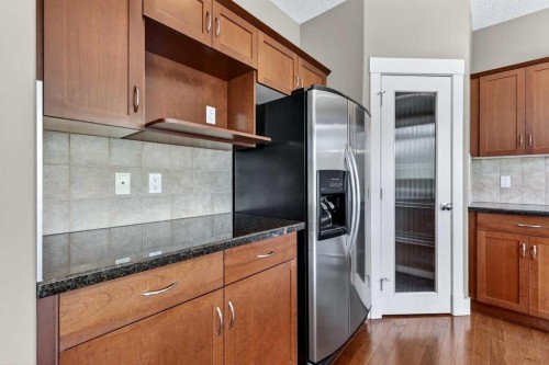 337 Discovery Ridge Boulevard Sw, Calgary, AB - Indoor Photo Showing Kitchen