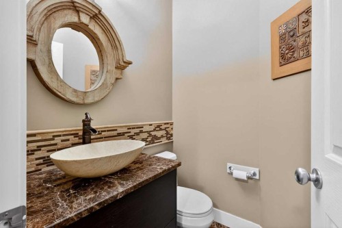 337 Discovery Ridge Boulevard Sw, Calgary, AB - Indoor Photo Showing Bathroom