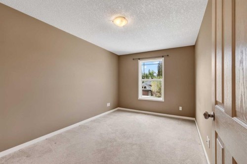 337 Discovery Ridge Boulevard Sw, Calgary, AB - Indoor Photo Showing Other Room