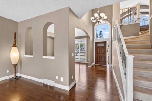 337 Discovery Ridge Boulevard Sw, Calgary, AB - Indoor Photo Showing Other Room
