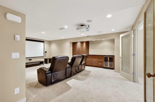 337 Discovery Ridge Boulevard Sw, Calgary, AB - Indoor Photo Showing Other Room