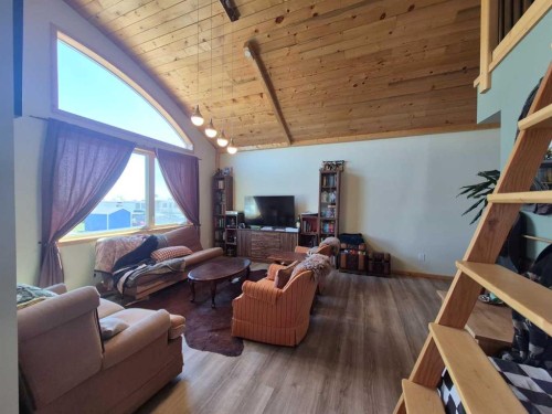 5043-25054 South Pine Lake Road, Rural Red Deer County, AB - Indoor Photo Showing Living Room