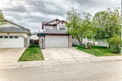 208 Stonegate Crescent NW Airdrie, AB T4B 2V3
