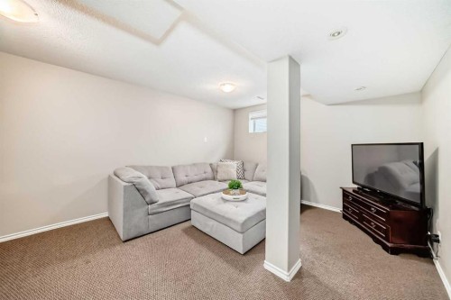 208 Stonegate Crescent Nw, Airdrie, AB - Indoor Photo Showing Other Room