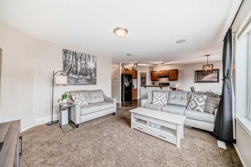 208 Stonegate Crescent Nw, Airdrie, AB - Indoor Photo Showing Living Room