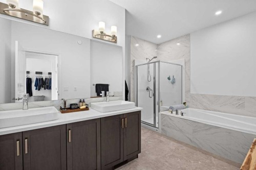 224 Precedence Hill, Cochrane, AB - Indoor Photo Showing Bathroom