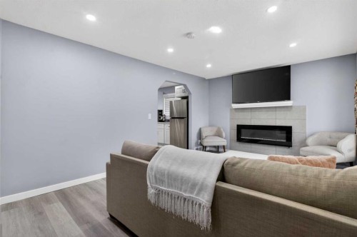 2414 27 Street Se, Calgary, AB - Indoor With Fireplace