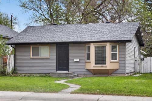 2414 27 Street Se, Calgary, AB - Outdoor