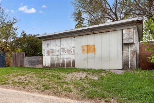 2414 27 Street Se, Calgary, AB - Outdoor