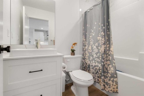 205-10 Sage Hill Walk Nw, Calgary, AB - Indoor Photo Showing Bathroom