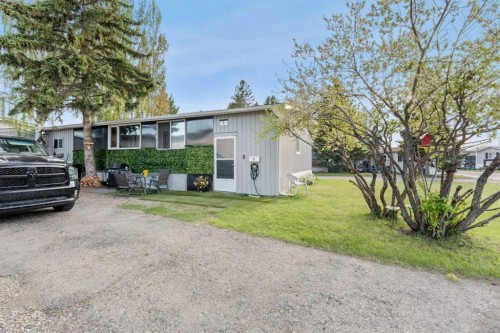 1-3223 83 Street, Calgary, AB 