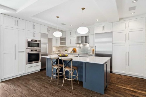 3237 7 Street Sw, Calgary, AB - Indoor Photo Showing Kitchen With Upgraded Kitchen