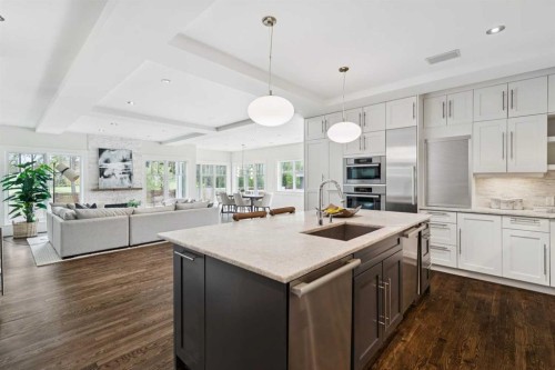 3237 7 Street Sw, Calgary, AB - Indoor Photo Showing Kitchen With Upgraded Kitchen