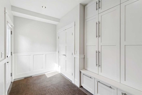 3237 7 Street Sw, Calgary, AB - Indoor Photo Showing Other Room