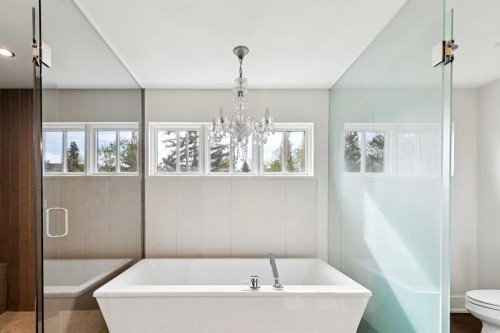 3237 7 Street Sw, Calgary, AB - Indoor Photo Showing Bathroom