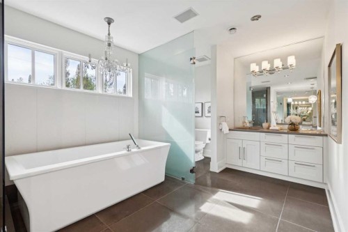 3237 7 Street Sw, Calgary, AB - Indoor Photo Showing Bathroom