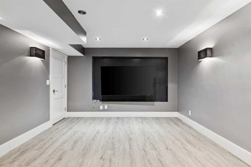 3237 7 Street Sw, Calgary, AB - Indoor