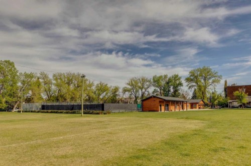 3237 7 Street Sw, Calgary, AB - Outdoor