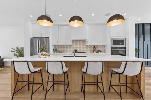 8124 47 Avenue Nw, Calgary, AB 