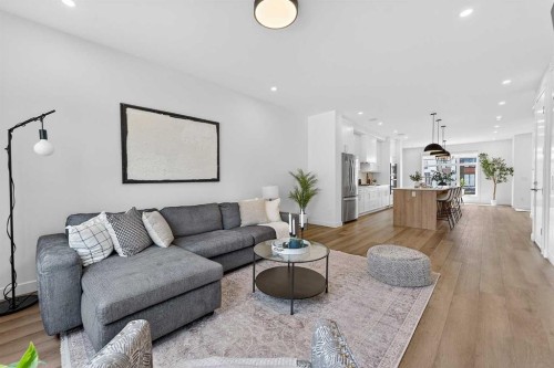 8124 47 Avenue Nw, Calgary, AB 