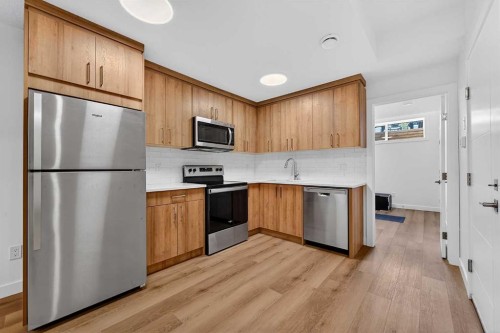 8124 47 Avenue Nw, Calgary, AB 