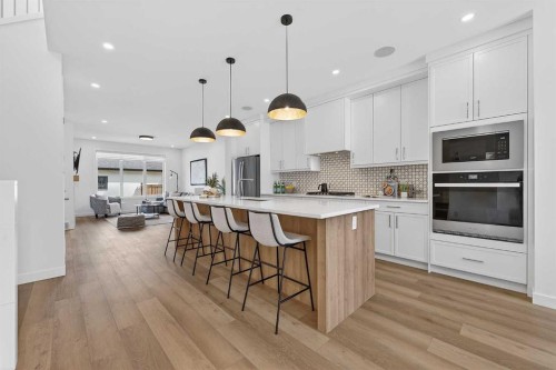 8124 47 Avenue Nw, Calgary, AB 