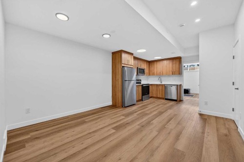8124 47 Avenue Nw, Calgary, AB 