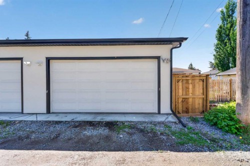 8124 47 Avenue Nw, Calgary, AB 