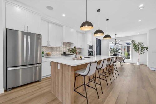 8124 47 Avenue Nw, Calgary, AB 