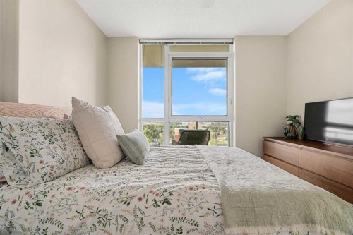 1808-55 Spruce Place Sw, Calgary, AB - Indoor Photo Showing Bedroom