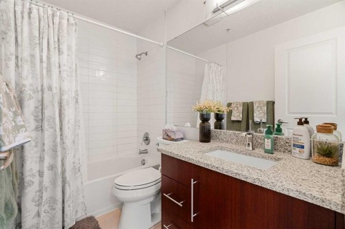 1808-55 Spruce Place Sw, Calgary, AB - Indoor Photo Showing Bathroom
