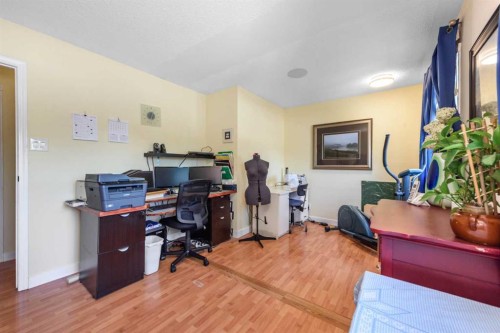 208 Van Horne Crescent Ne, Calgary, AB - Indoor Photo Showing Office