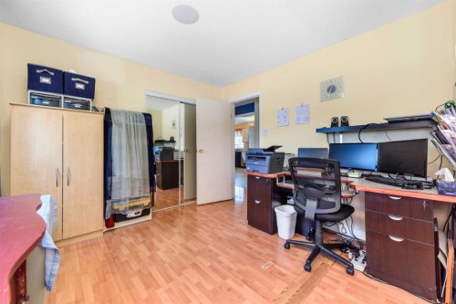 208 Van Horne Crescent Ne, Calgary, AB - Indoor Photo Showing Office