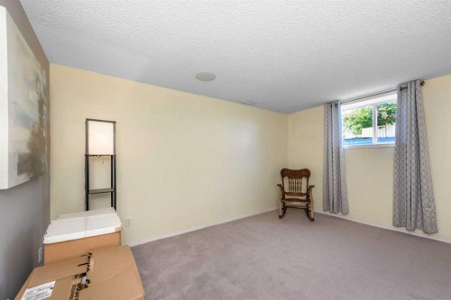 208 Van Horne Crescent Ne, Calgary, AB - Indoor