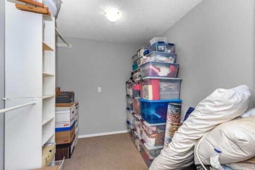 208 Van Horne Crescent Ne, Calgary, AB - Indoor