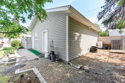 208 Van Horne Crescent Ne, Calgary, AB - Outdoor With Exterior