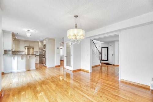 37 Shawbrooke Bay Sw, Calgary, AB - Indoor Photo Showing Kitchen