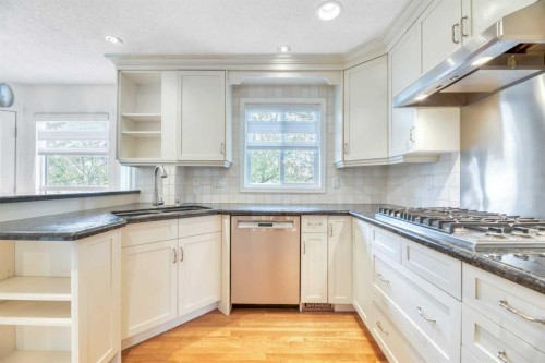 37 Shawbrooke Bay Sw, Calgary, AB - Indoor Photo Showing Kitchen With Upgraded Kitchen