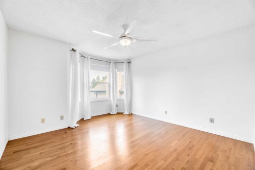 37 Shawbrooke Bay Sw, Calgary, AB - Indoor Photo Showing Other Room