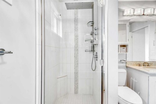 37 Shawbrooke Bay Sw, Calgary, AB - Indoor Photo Showing Bathroom
