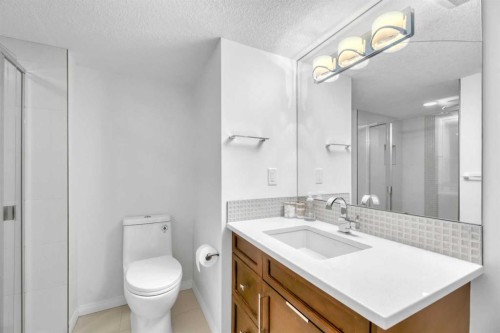 37 Shawbrooke Bay Sw, Calgary, AB - Indoor Photo Showing Bathroom