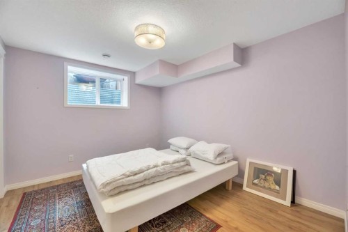 37 Shawbrooke Bay Sw, Calgary, AB - Indoor Photo Showing Bedroom